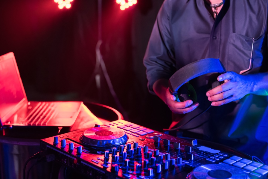 Top questions to ask your wedding DJ