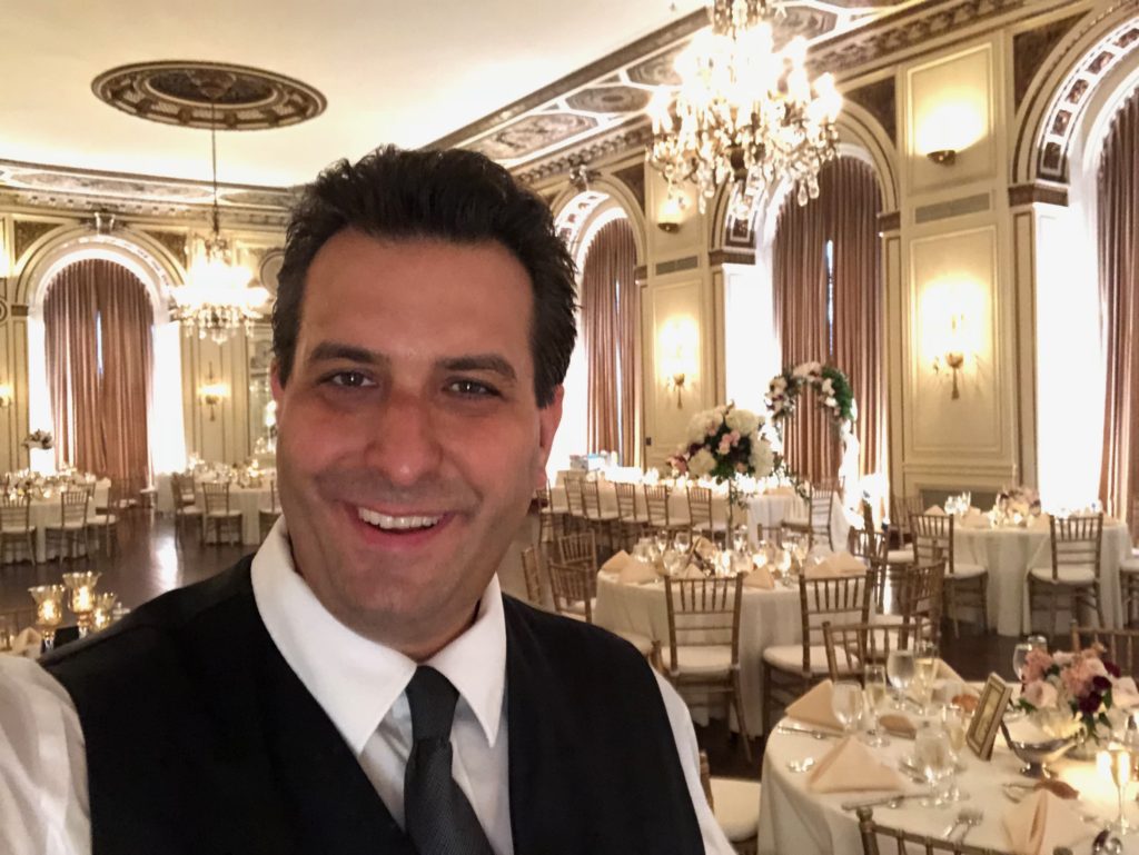 Top 10 qualities of a great wedding dj